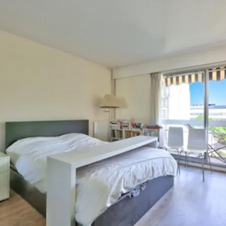 Rare Pearl With Balcony In Lejlighed