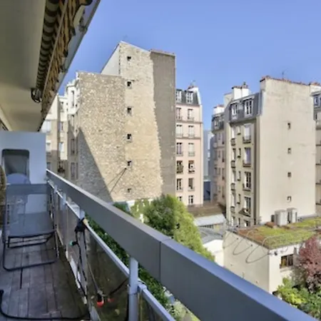 Rare Pearl With Balcony In Lejlighed Paris